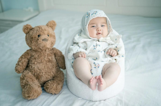 琼海宝宝挠耳朵是怎么回事